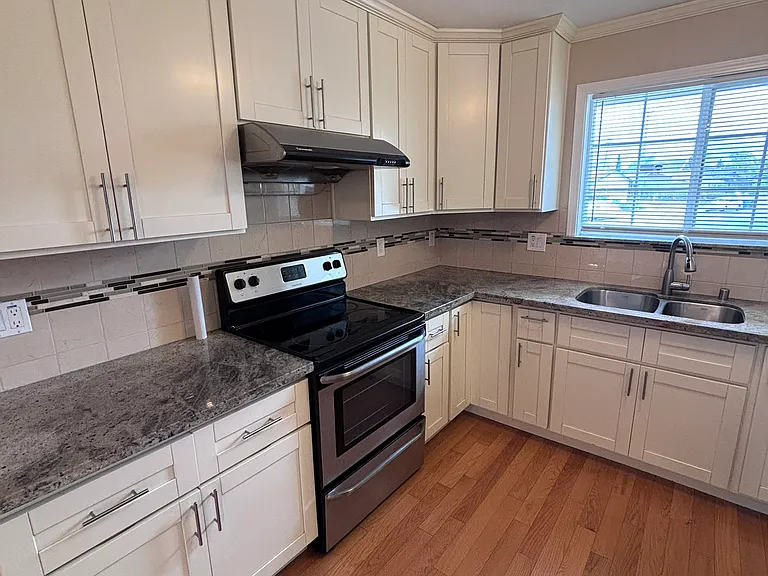 4901 Yellowstone Park Dr — Photo 3