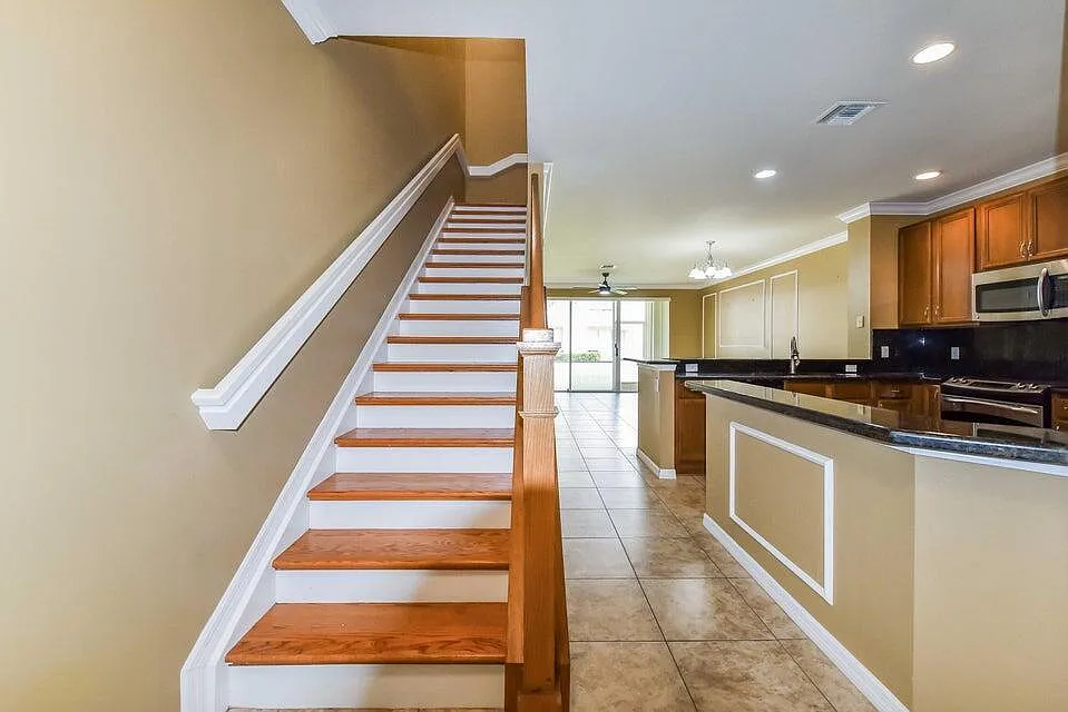 3 bed, 2.5 bath, 1570 sqft, $3,000 — Photo 3