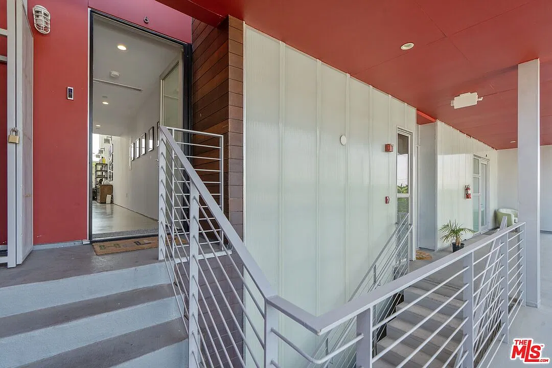2 bed, 2.0 bath, 1721 sqft, $5,500 — Photo 3