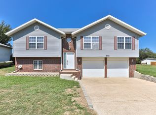 2011 Carolyn St, Pleasant Hope, MO 65725