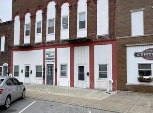 102 W Main St APT 1A, Thorntown, IN 46071