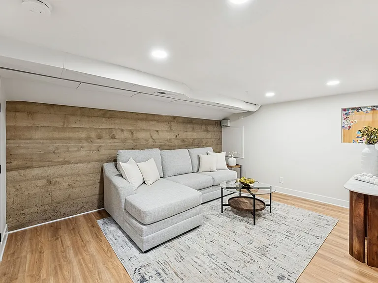 1021 E Millbert Ave — Photo 13