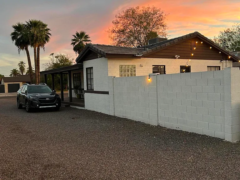 326 W Highland Ave — Photo 4