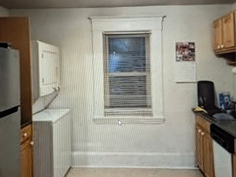 1st image of 12 Laurel St #1