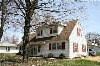 1006 McGregor St photo 1