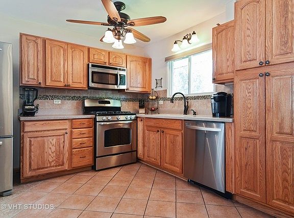 3rd image of 137 Windsor Ln