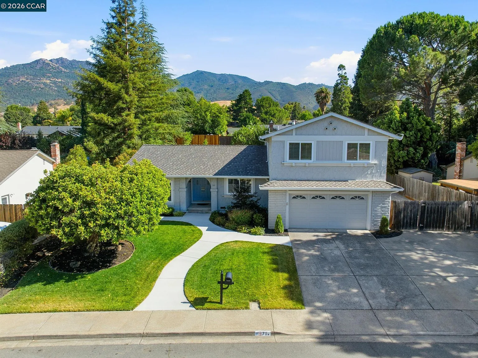 5 bed, 2437 sqft, $5,300 — Photo 1