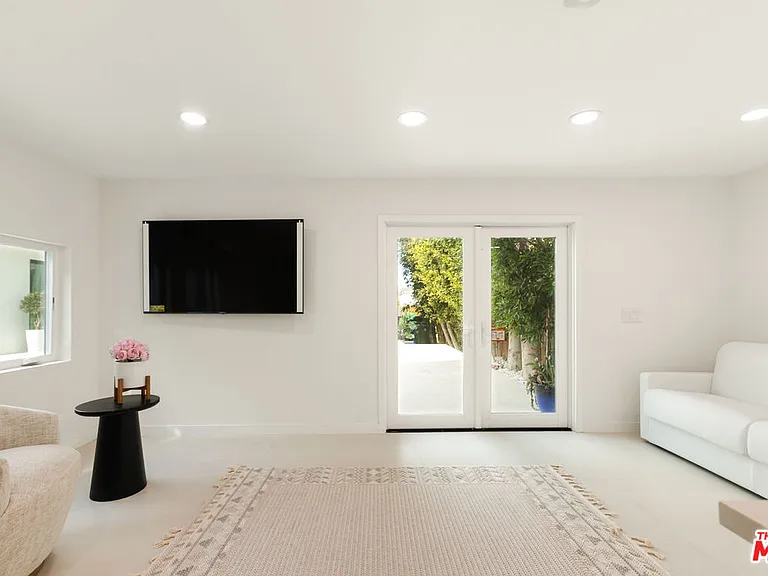 9432 Oakmore Rd — Photo 39