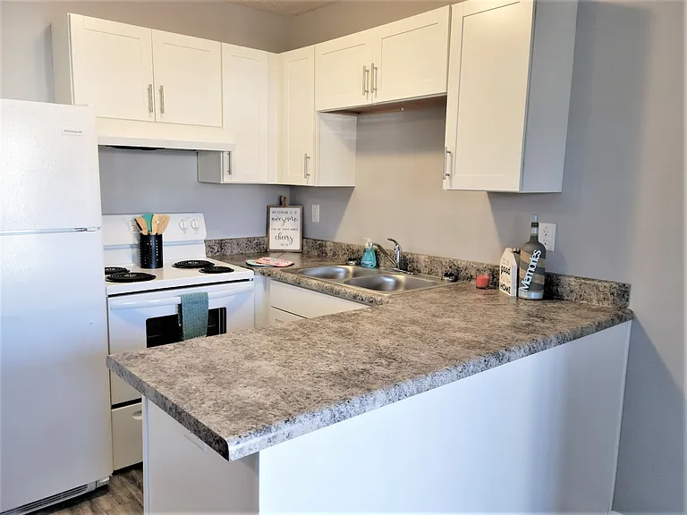 Spring Valley Flats — Photo 18