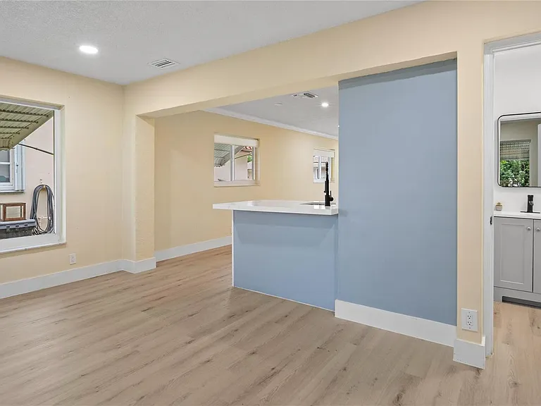 4514 NW 49th Dr — Photo 11