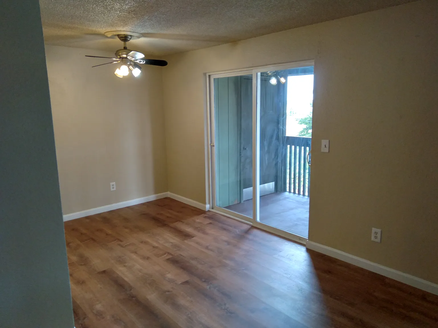 2 bed, 776 sqft, $1,455 — Photo 2
