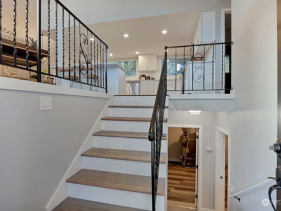 3rd image of 3019 24th Avenue Ct SE