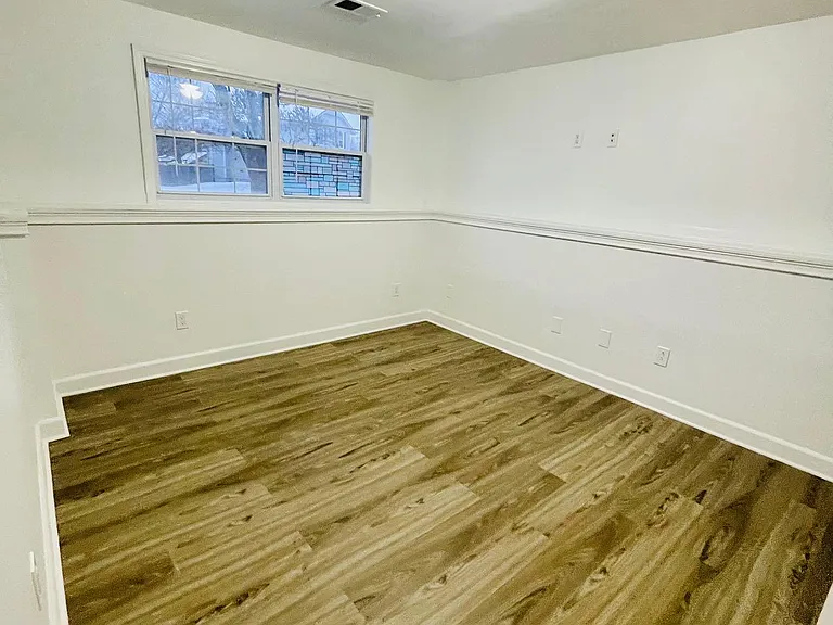 1704 NE Whitestone Dr — Photo 5