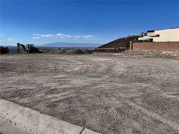 3rd image of 595 Cityview Ridge Dr