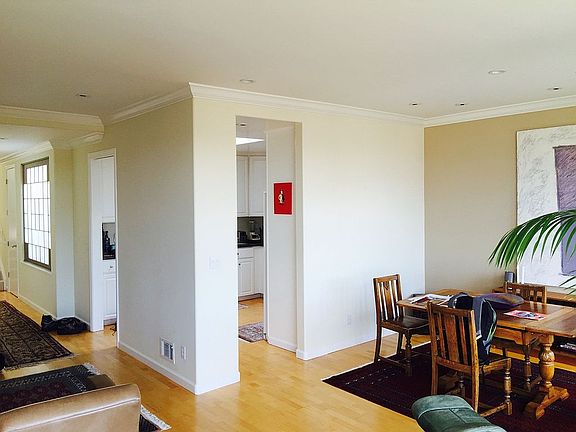 4th image of 555 27th St APT 3