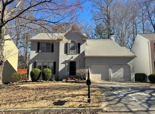 11095 Glenbarr Dr, Johns Creek, GA 30097
