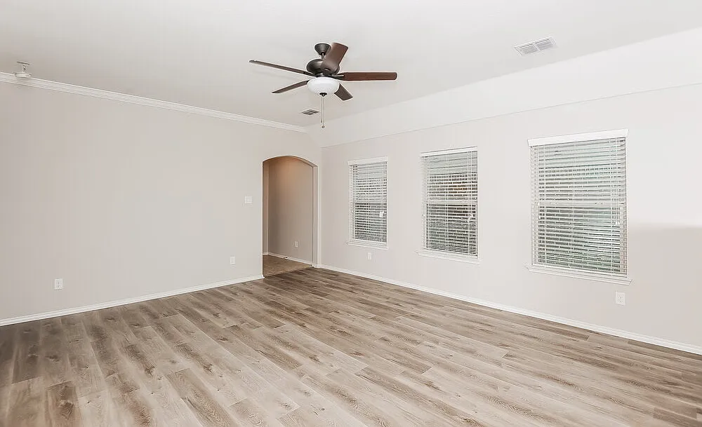 3 bed, 2.0 bath, 1461 sqft, $2,195 — Photo 3