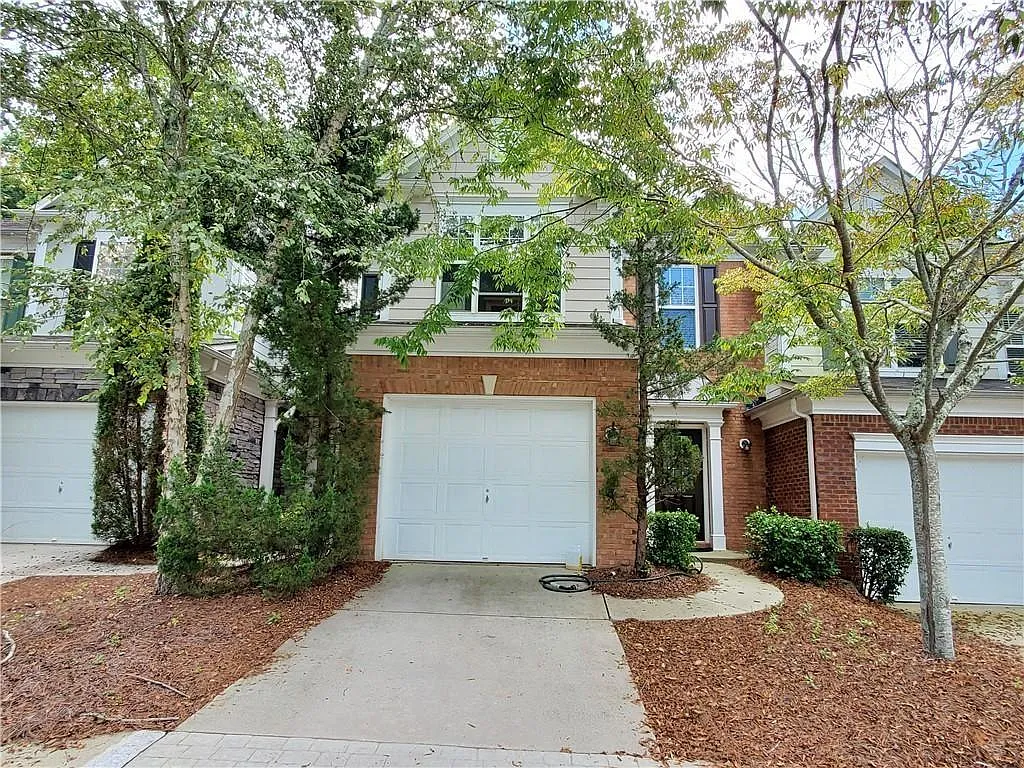 3 bed, 2.5 bath, 1615 sqft, $2,200 — Photo 1