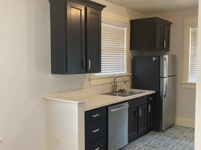 1100 Rock St #B — Photo 16