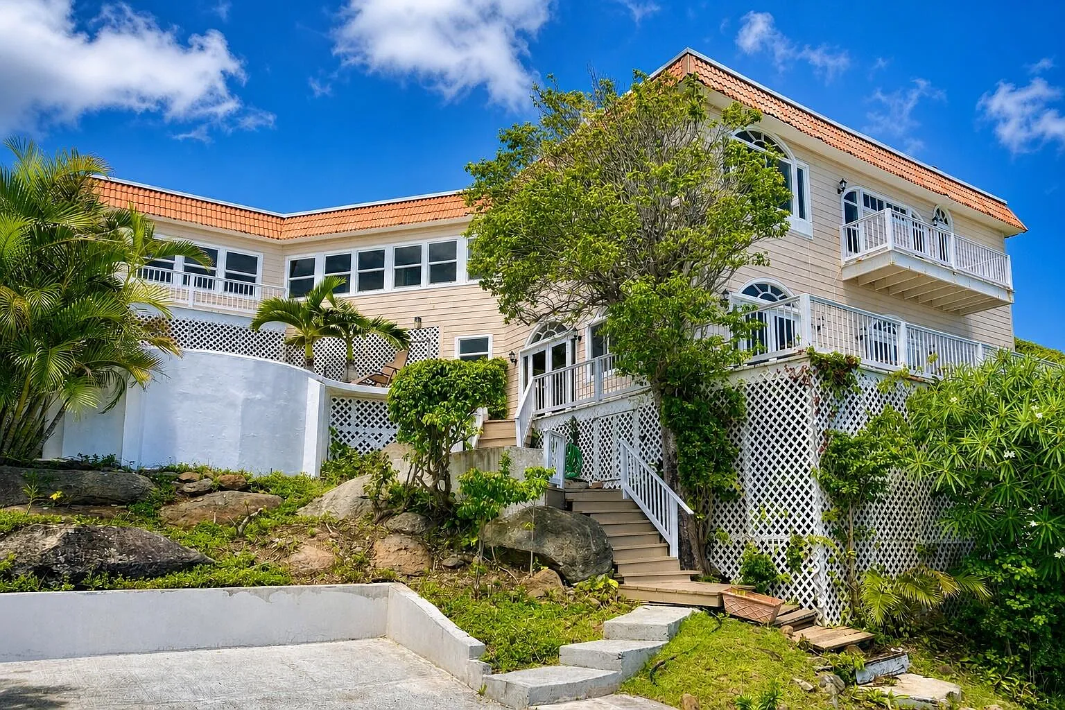 4 bed, $5,250 — Photo 1