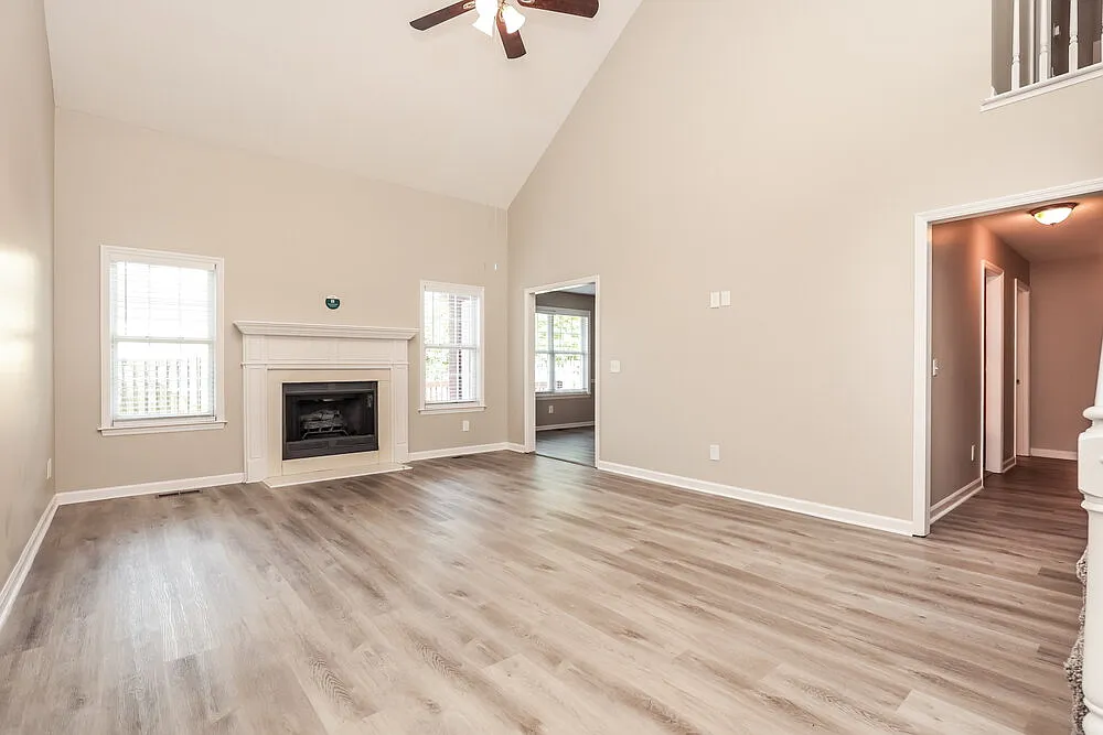 4 bed, 2.5 bath, 2458 sqft, $2,600 — Photo 4