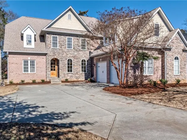 8388 Rocky River Rd, Harrisburg, NC 28075