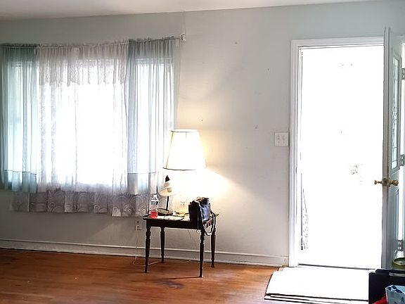 4th image of 5602 Lejeune Dr