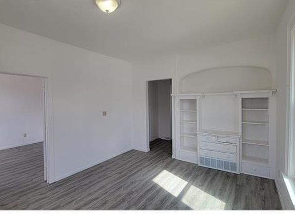 2508A N 35th St FLOOR 2