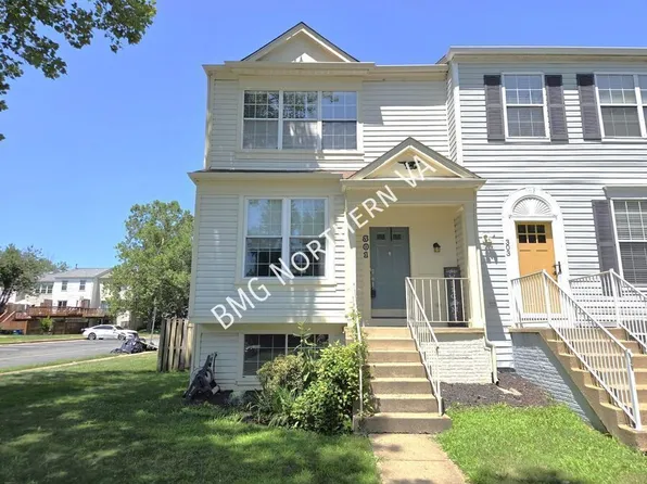 301 Bridle Crest Sq NE, Leesburg, VA 20176