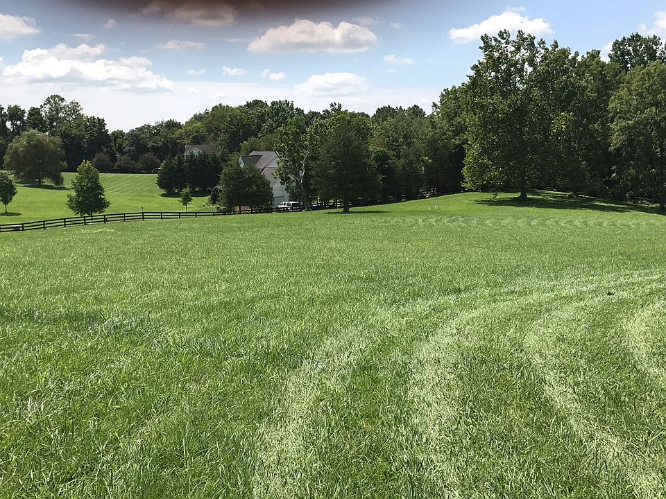 2nd image of 37820 Deerbrook Ln