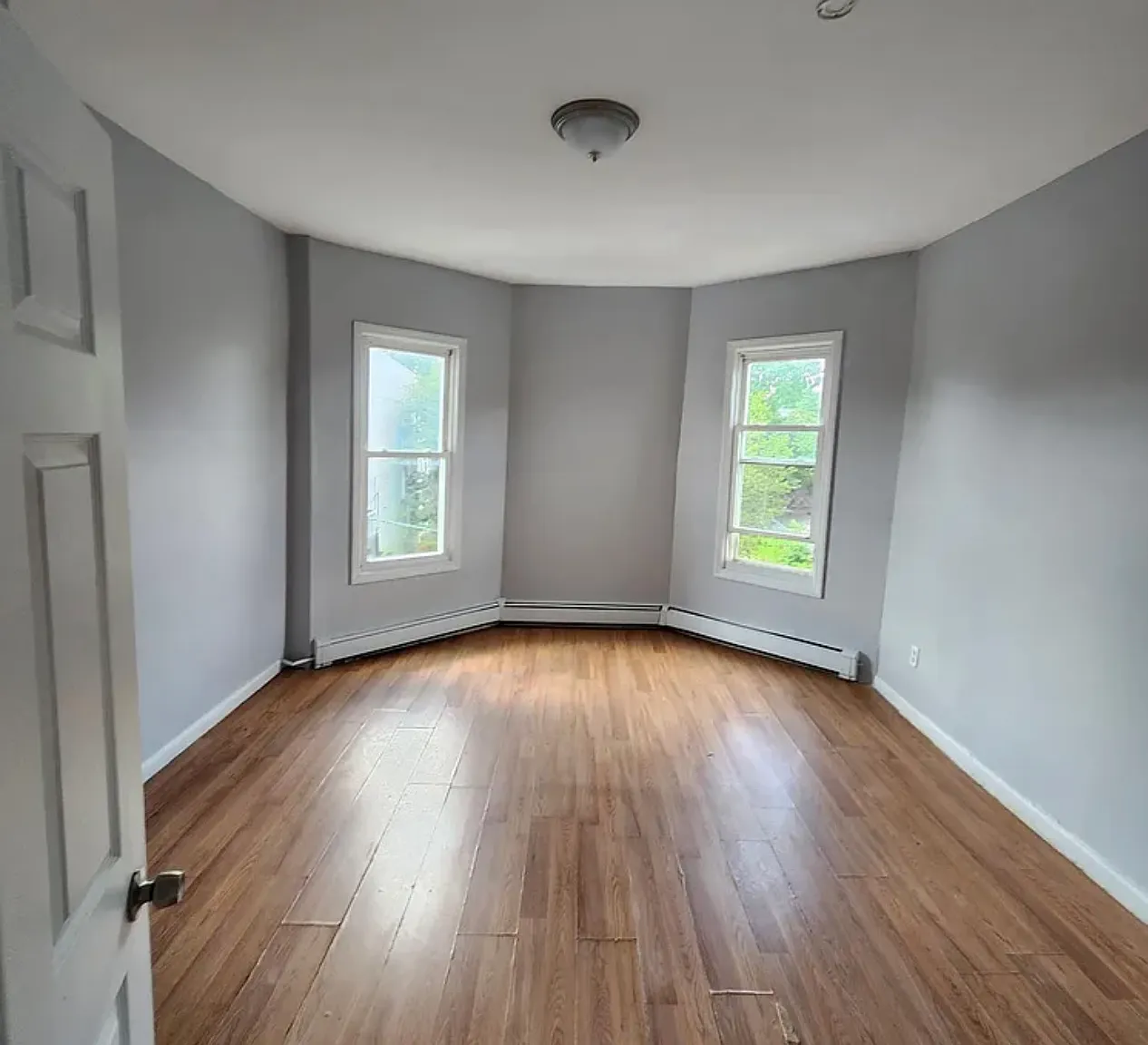 3 bed, 1000 sqft, $1,850 — Photo 3
