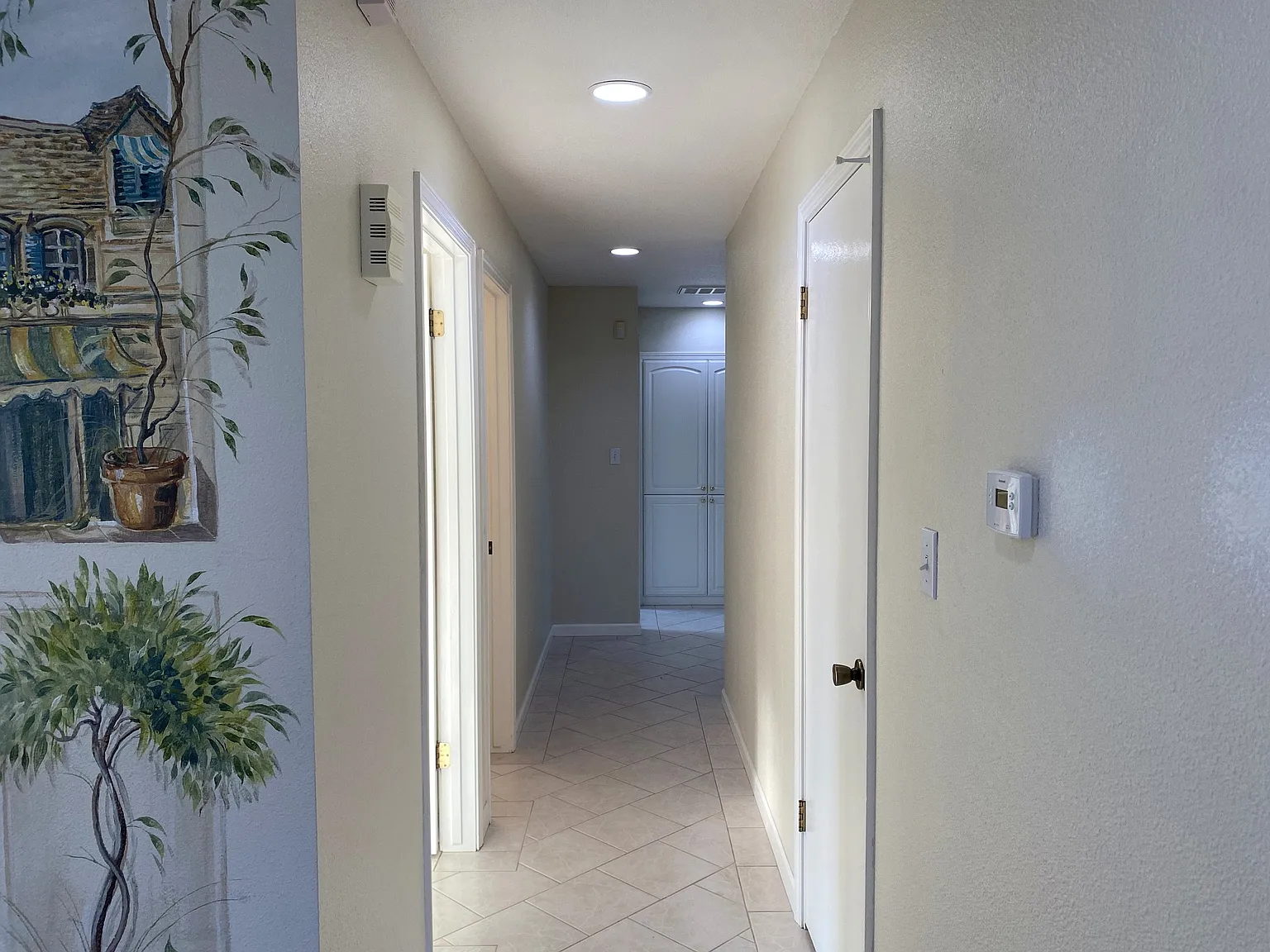 3 bed, 1800 sqft, $2,950 — Photo 2