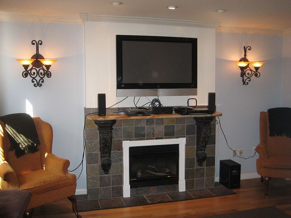 2nd image of 122 42nd St