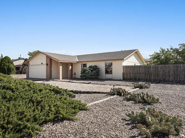 1900 Roanoke Dr NE, Rio Rancho, NM 87144
