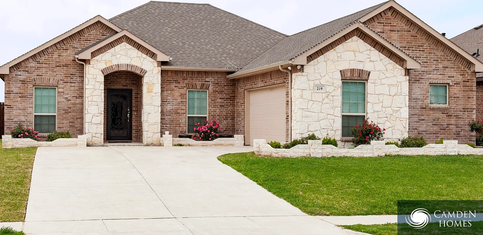 1447 Lakebrook Dr — Photo 1