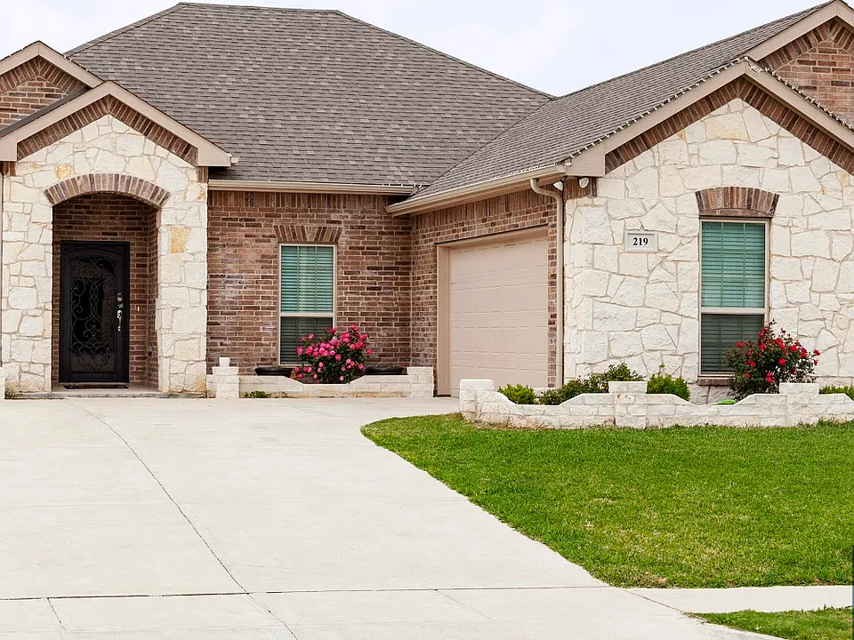 1447 Lakebrook Dr