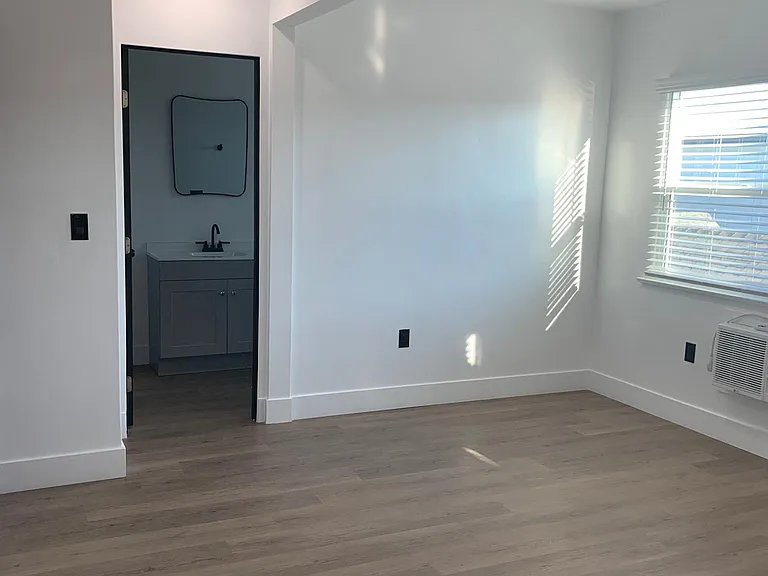 458 Edgewood St #458 — Photo 7