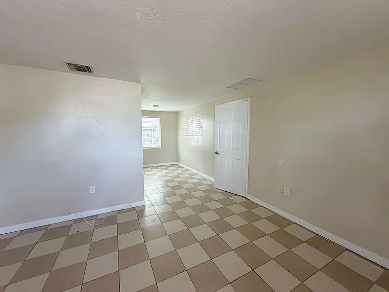 6606 Jackson St — Photo 7