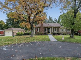 5 Fairview Dr, Farmington, CT 06032