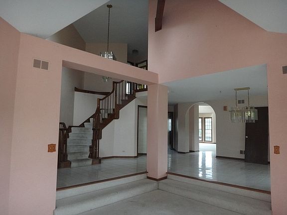 3rd image of 1527 Pinehurst Dr