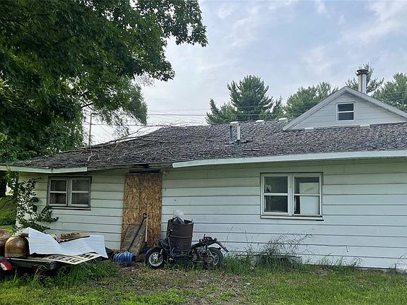 3rd image of 1000 E Grand River Ave