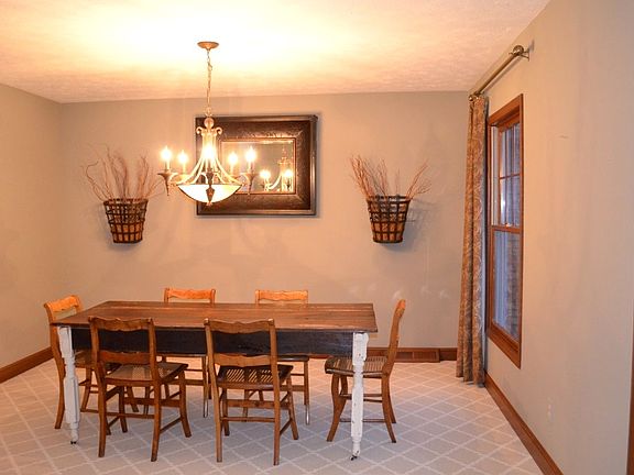 2nd image of 3871 Ramblewood Dr