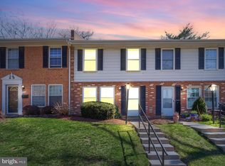 102 N Duke Dr, Sterling, VA