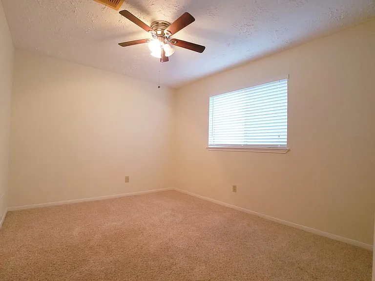2111 Echo Rdg — Photo 28
