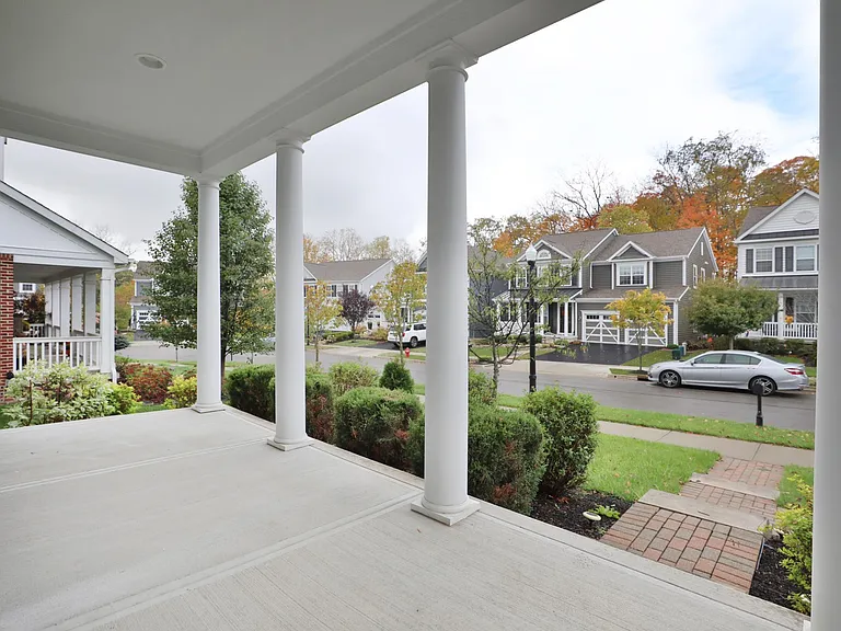1412 Leesland Dr — Photo 3