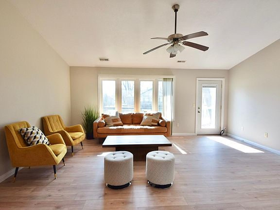 4th image of 3653 E England Dr