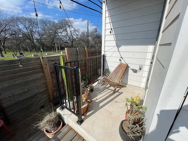 1140 Webberville Rd #1 — Photo 28