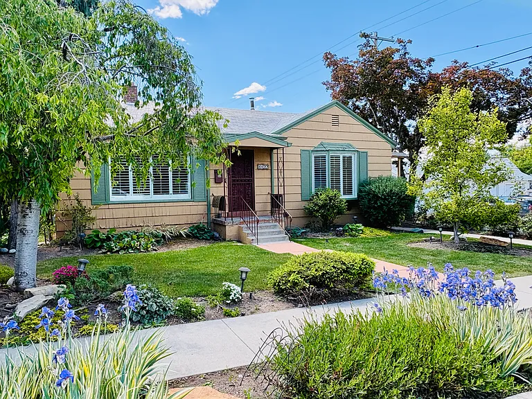 1122 E Harrison Ave — Photo 3