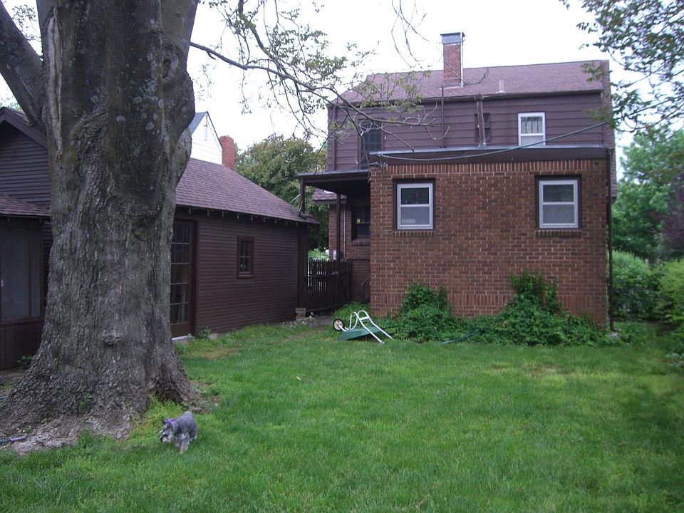 2nd image of 1456 N Coolidge Ave