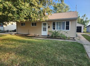 209 E 3rd St, Oglesby, IL 61348
